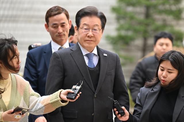 <b>이재명</b> "<b>재판관 지명</b>한 <b>한덕수</b>, 대통령 된 걸로 착각"