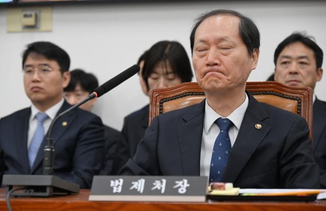 이완규, 사퇴 요구 거부 "비상계엄 비호한 적 없다...권한대행 결정 존중"