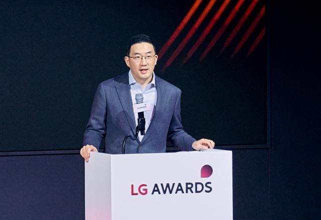 구광모 "최우선 기준은 고객...차별적 가치로 LG 미래 만들어야"