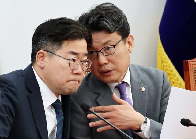 "제2의 윤석열 키울라"…민주당의 한덕수 탄핵 딜레마