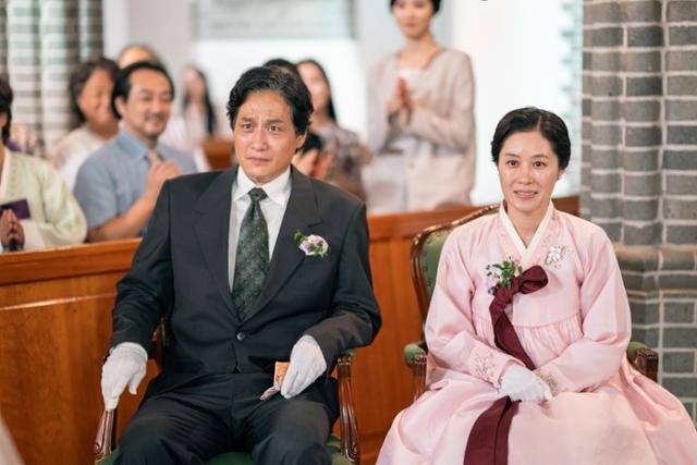 관식의 헌신적 사랑, 현실에서 가능할까... 오히려 자녀에겐 독