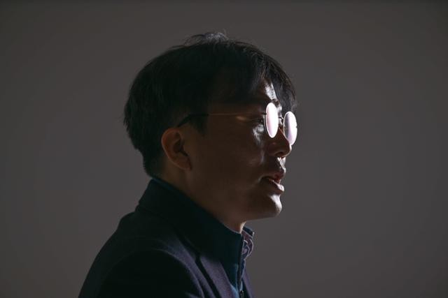 정치인 위 '상왕' 노릇 여론조작 브로커...고발해도 변한 게 없다