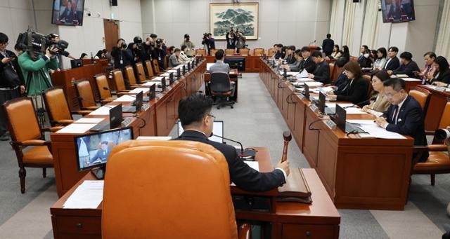 깃털처럼 가볍지 않은 입법권 - 국회의 책임과 그 무게 [한국의 창(窓)]