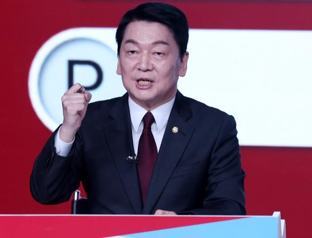 <b>안철수</b>, 김문수·나경원·홍준표에 "<b>전광훈당</b> 가서 <b>경선</b>하라"