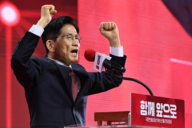 3일 경기 고양시 킨텍스에서 열린 국민의힘 대선 후보 선출 전당대회에서 최종 후보로 선출된 김문수 후보가 수락연설을 하고 있다. 고양=뉴시스