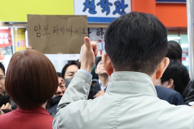 김문수-한덕수 '단일화' 갈등에 이재명 '사법리스크' 묻혔다