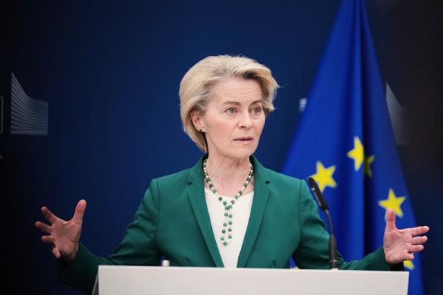 우르줄라 폰데어라이엔 유럽연합(EU) 집행위원장이 지난달 7일 브뤼셀의 EU 본부에서 기자회견하고 있다.브뤼셀=AP 뉴시스