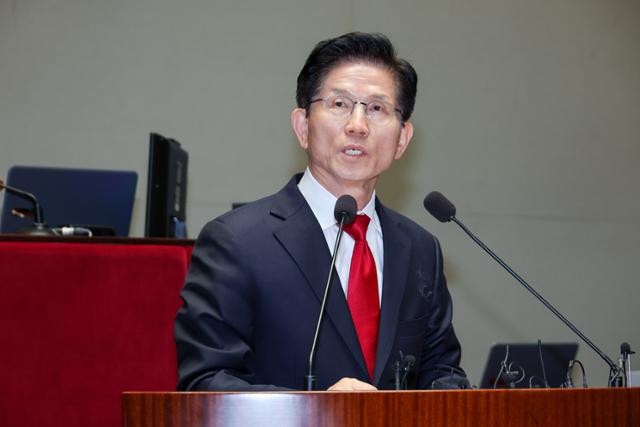 김문수 측 가처분 모두 기각 "헌법 중대 위반 아니면 정당 자율성 보장해야"