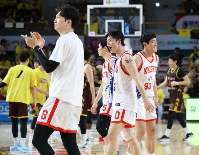 프로농구 SK, 적지에서 기사회생... 챔프전 3연패 뒤 1승