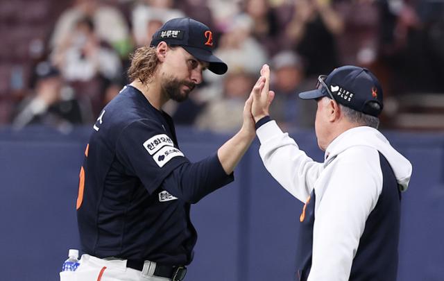 '영웅' 잡고 33년 만의 12연승 한화, '곰' 사냥 땐 새 역사