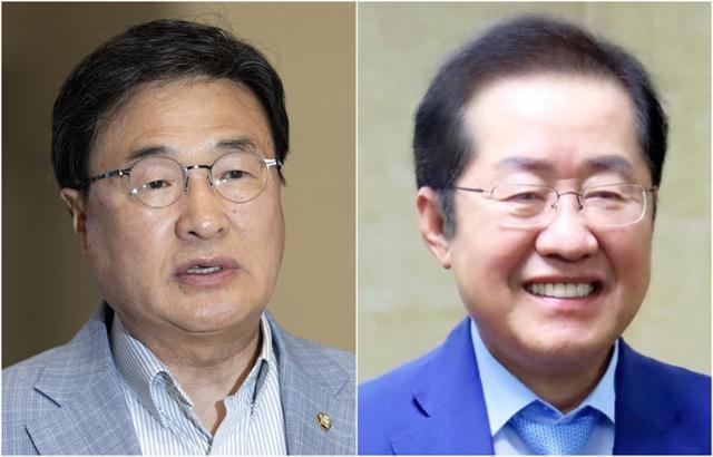 김대식(왼쪽 사진) 국민의힘 의원이 홍준표(오른쪽) 전 대구시장의 국민의힘 선거대책위원회 합류를 설득하기 위해 미국 하와이에 도착한 19일, 홍 전 시장은 더불어민주당 상징색인 파란색 양복과 넥타이를 착용하고 있는 