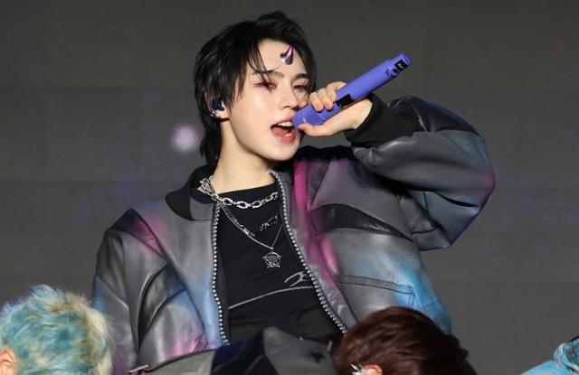 뉴비트 <b>김태양</b>, <b>늑골 골절</b> 부상... "퍼포먼스 참여 NO"