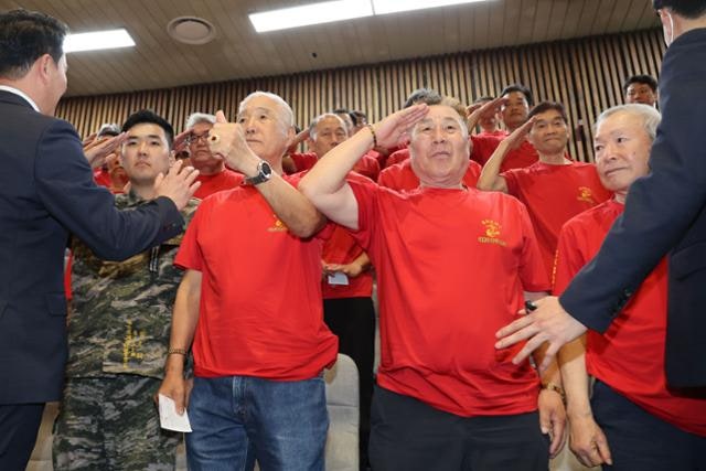 [사설] 만시지탄 3특검 통과… 이제 정치는 손 떼라