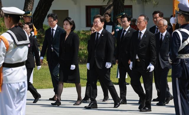 이재명 대통령, 취임 후 첫 <b>현충일 추념식 참석</b>