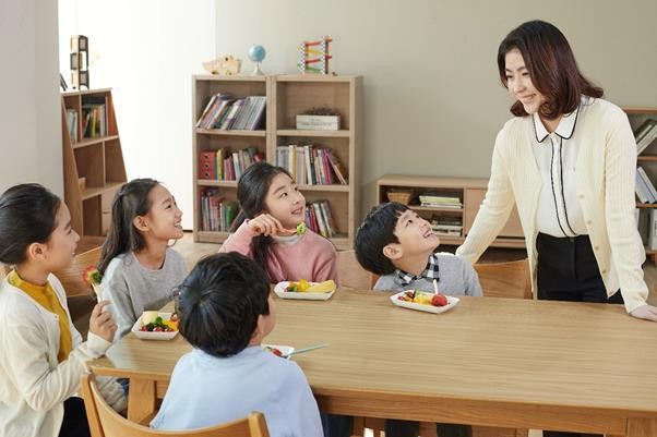 "모든 아이에게 집이 있어야"... 저출생 뒷면 입양 겨눈 정보라의 SF 신작