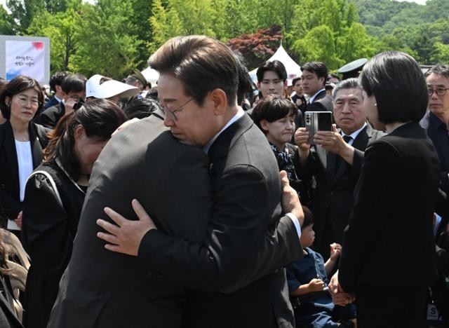 [기자의 눈] 한일관계 진전 바라는 일본, 이제 먼저 손 내밀어야