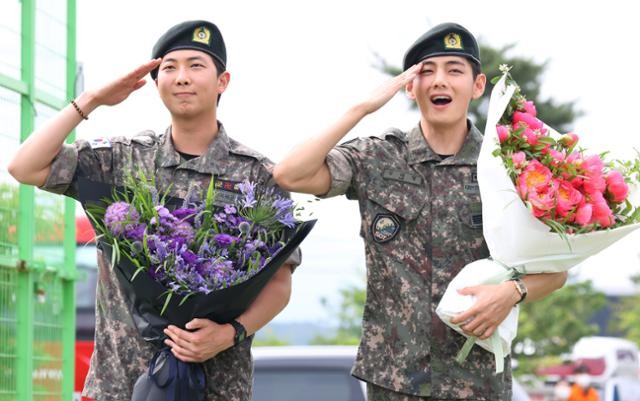 군 복무 마친 RM·뷔 "연습생처럼 혼나기도… 몸과 마음 다시 만들었다"