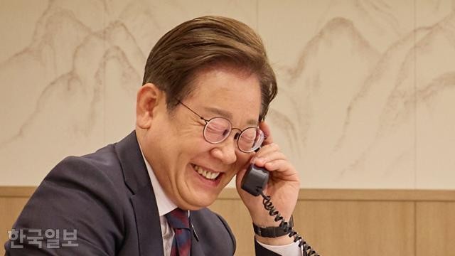 李 대통령 "한반도 비핵화" 시진핑 "다자주의 수호"... 한중 정상 첫 통화