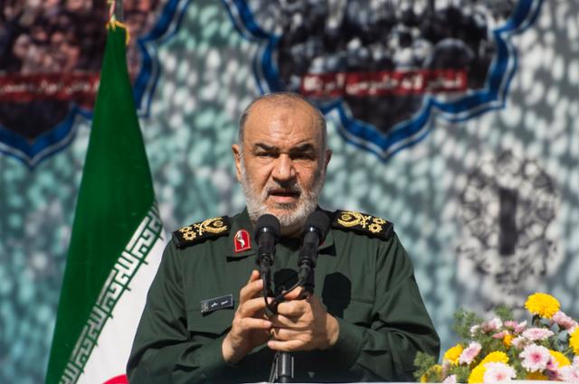 이란 관영 IRNA 통신은 호세인 살라미 이란 혁명수비대(IRGC) 총사령관과 골람알리 라시드 이란군 고위 장성이 이스라엘의 공습으로 사망했다고 13일(현지시간) 보도했다. 사진은 살라미 총사령관이 2021년 11월