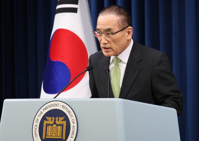 위성락 국가안보실장이 15일 서울 용산 대통령실에서 이재명 대통령 캐나다 G7 정상회의 참석 관련 설명을 하고 있다. 연합뉴스