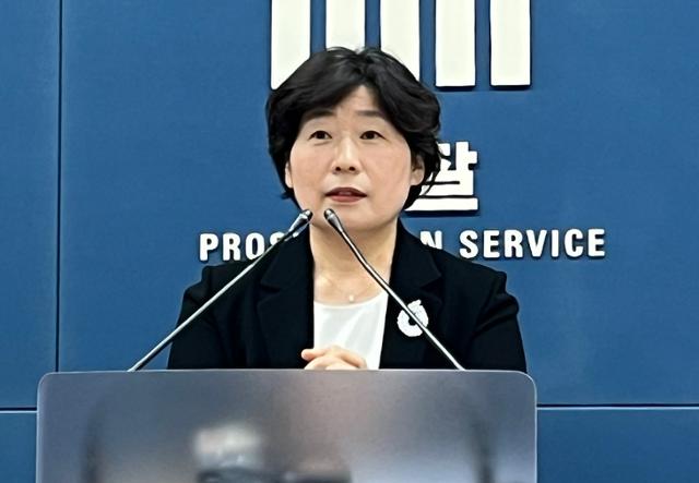 내란 특별검사팀에서 공보를 담당하는 박지영 특검보가 24일 서울 서초구 서울고검 기자실에서 브리핑을 하고 있다. 뉴스1