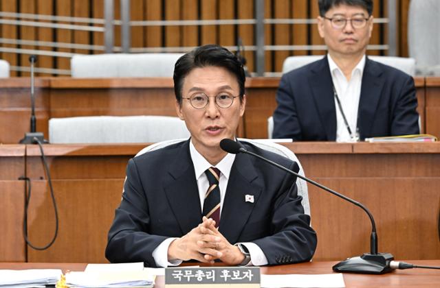 김민석 국무총리 후보자가 25일 국회에서 열린 인사청문회 도중 한 의원의 질의에 답하고 있다. 고영권 기자