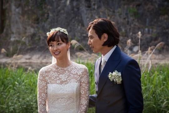 2015년 5월 강원 정선에서 결혼식을 올린 이나영과 원빈. 이든나인 제공