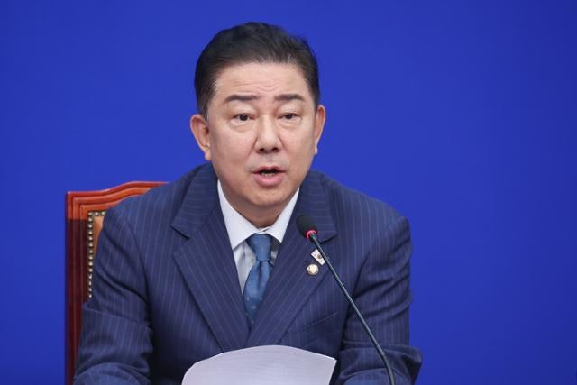 '강경' 드라이브 <b>김병기</b> "<b>민생</b> 방해 세력과 <b>전면전</b>... 타협은 없다"