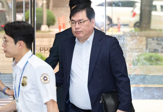 유동규 전 성남도시개발공사 기획본부장이 30일 서울 서초구 서울중앙지법에서 열린 대장동 개발 의혹 관련 1심 결심 공판에 출석하고 있다. 연합뉴스