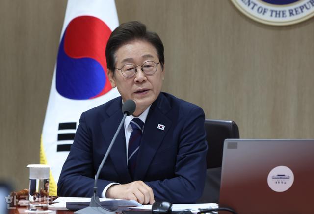 이재명 대통령이 1일 용산 대통령실 청사에서 열린 국무회의를 주재하며 발언하고 있다. 왕태석 선임기자