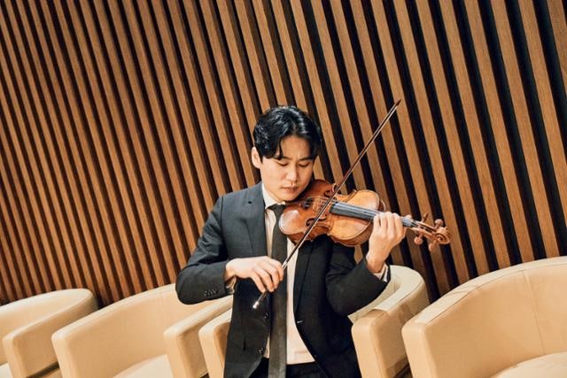 바이올리니스트 양인��모 "완벽보다 자유"… 스위스 로망드와 멘델스존 협연