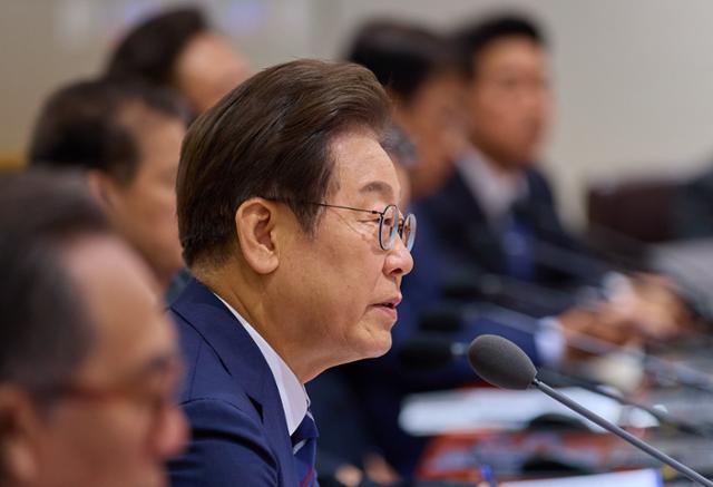 이재명 대통령이 1일 서울 용산 대통령실 청사에서 열린 국무회의에서 발언을 하고 있다. 대통령실 제공 뉴스1