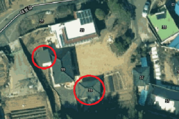 김영훈 고용노동부 장관 후보자가 소유하고 있는 경남 창원시 마산합포구 대평리 소재 한 단독주택 부지의 위성사진. 하단에 있는 빨간 원형이 무허가 의심 건축물이고, 상단 원형이 미신고 가건물이다. 카카오맵 위성지도 캡