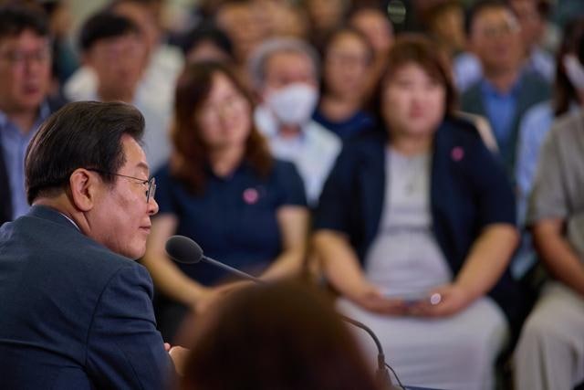 [사설] ‘빚 탕감’ 강조한 대통령... 성실한 채무자 의욕 꺾지 말길