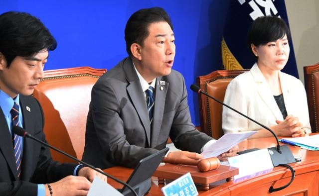 "미루다 동력 떨어질라"... 검찰개혁 가속페달 밟는 민주당