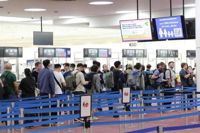 일본, 선거 앞두고 '외국인 규제 조직' 설치… 배타주의 확산 우려