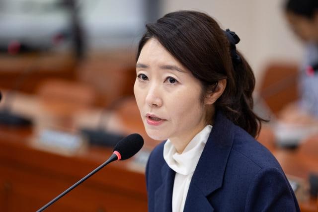 '갑질 논란' <b>강선우 전격 사퇴</b>... 현역 첫 낙마, 의원 불패 신화 깨졌다