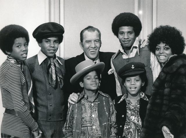 마이클 잭슨이 포함된 잭슨 파이브는 '에드 설리번 쇼'를 통해 전국 방송 데뷔식을 치르기도 했다. 넷플릭스 제공