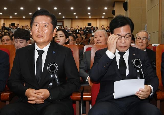 지지율 40% 붕괴에도 '내란 척결' '입법 독주' 외치는 정청래... 대통령은 '검개 속도조절' 온도차