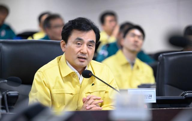 <b>국방부</b> "12 ·3 <b>계엄</b> 때 군 부대별 임무·역할 파악 중"