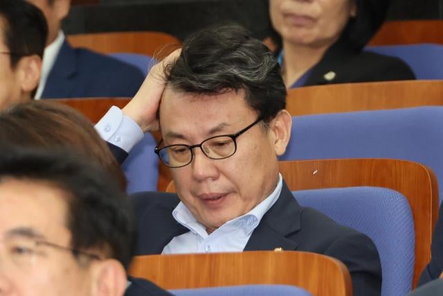 이재명의 실용 정책을 망치는 측근들 [2030 세상보기]