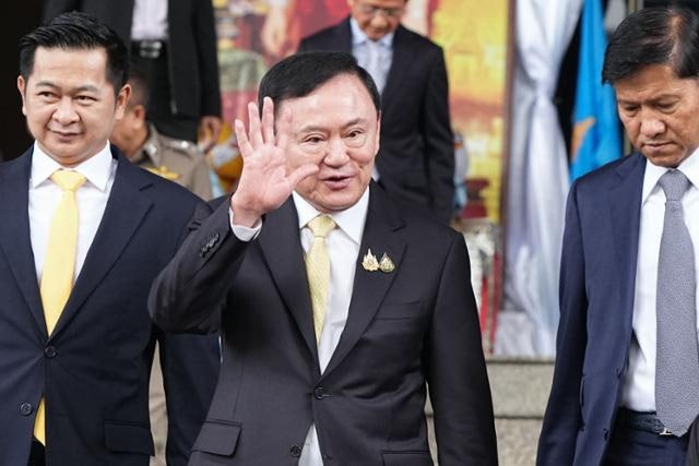 탁신 전 태국 총리, 왕실모독죄 무죄 판결… 감옥행 피해