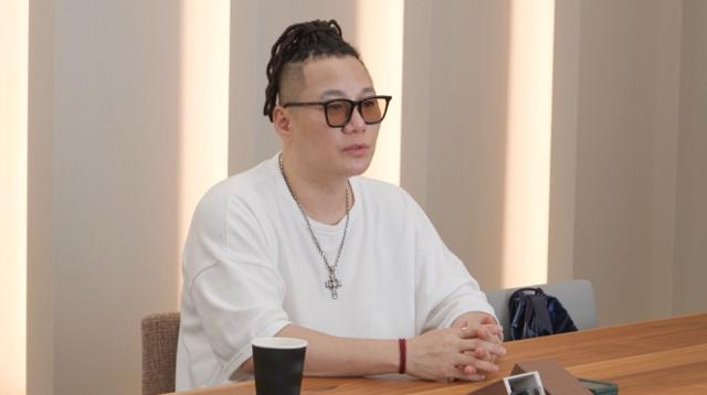 <b>윤민수</b>, <b>이혼</b> 발표 1년여 만 <b>근황</b>... "전처와 한집살이" 전말은