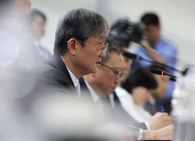 이찬진, 은행장에 "금융사고는 '자물쇠 깨진 금고'... 소비자 보호 최우선"