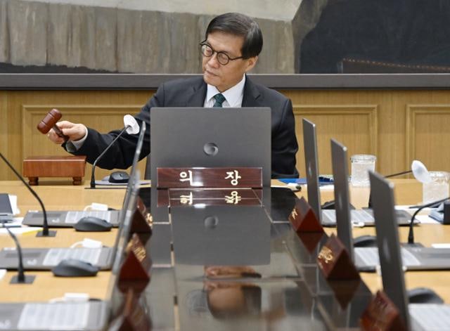 올해 성장률 전망 '찔끔' 올라 0.9%…추경·관세 선방에도 건설경기가 발목