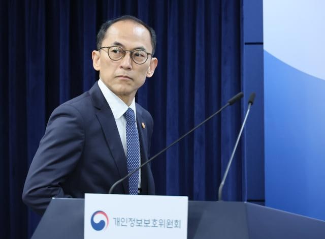최대 과징금 맞은 SKT...해킹 수습에 1조 6000억 실탄 잃고 "미래 사업 먹구름"
