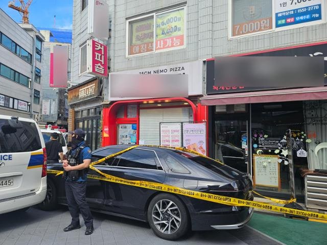"내가 아는 사람 맞나"… 대낮에 3명 살해, 피자집 흉기 난동