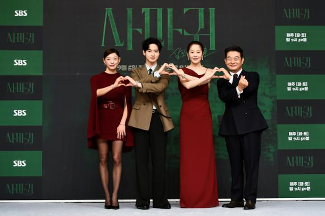"시청률 야망? 재미는 확신"... <b>연쇄살인마</b> 된 <b>고현정</b>, '<b>사마귀</b>'에 담은...
