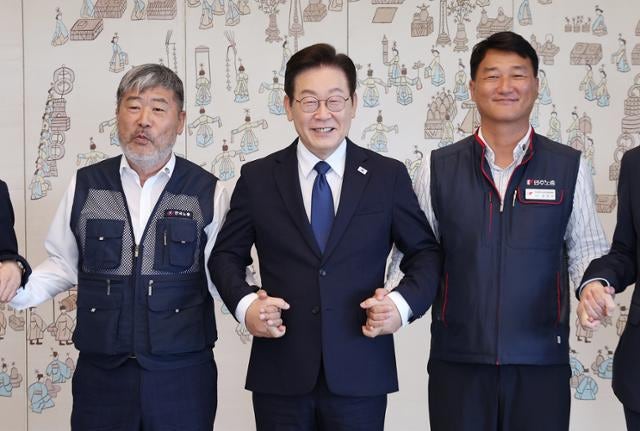 [사설] 민주노총 26년 만의 복귀, 생산적인 사회적 대화 나서길