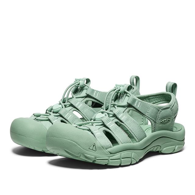 미국 아웃도어 브랜드 킨의 여름 베스트셀러인 '뉴포트 H2'. 말차 코어룩이 반영됐다는 평가다. LF 제공